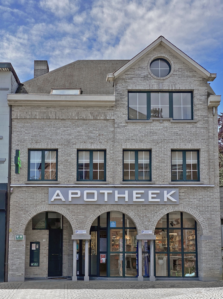 Gevel van Apotheek Van Acoleyen